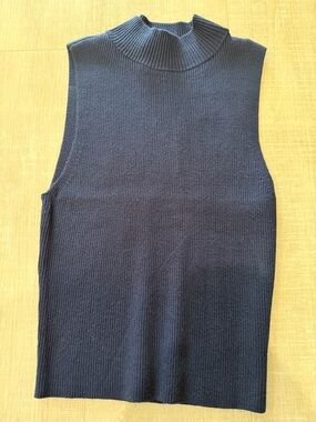 House of Harlow Women’s  Sleeveless Navy Ribbed Mock Neck Sweater Vest Small